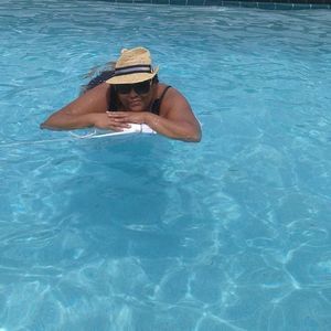 Meet your Posher, Elisa