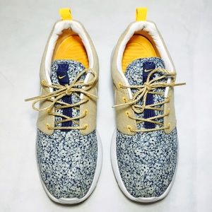Nike Roshe One Liberty (Women's 7.5)