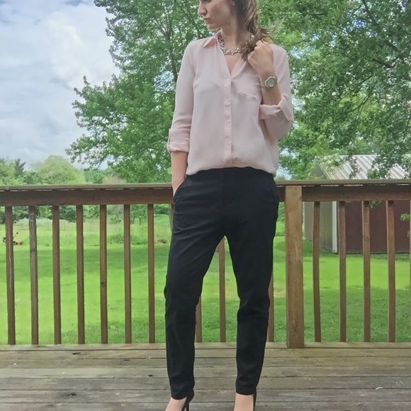 ❌SOLD❌💥BOGO 1/2 Off💥 Collared V-Neck Blouse - Picture 2 of 4