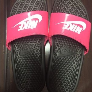 pink nike sliders