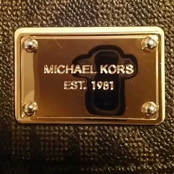 Michael Kors matching purse and wallet - Picture 4 of 4