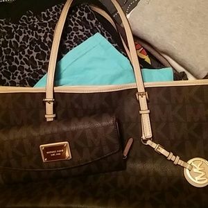 Michael Kors matching purse and wallet