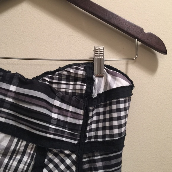 ‼️FLASH SALE‼️ Bebe Strapless Top - Picture 2 of 3