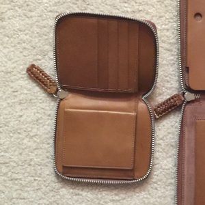 Cole Haan Bags - Cole Haan leather wallet Cole Haan Bags - Cole Haan leather wallet