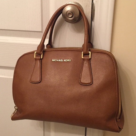 Michael Kors Handbags - Michael kors hand bag