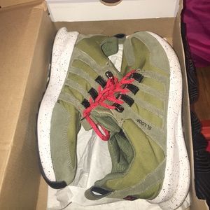 ADIDAS sneakers very cute and rare to see 😍😍