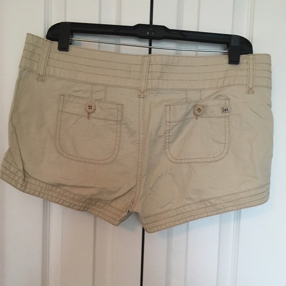 Lei Khaki shorts. size 11 - Picture 2 of 3