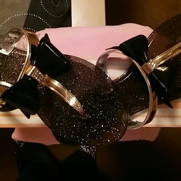 Wild Diva - Picture 1 of 3