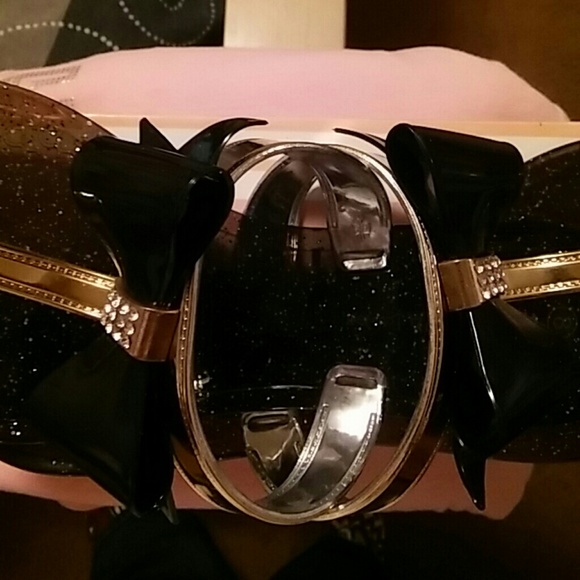 Wild Diva - Picture 2 of 3