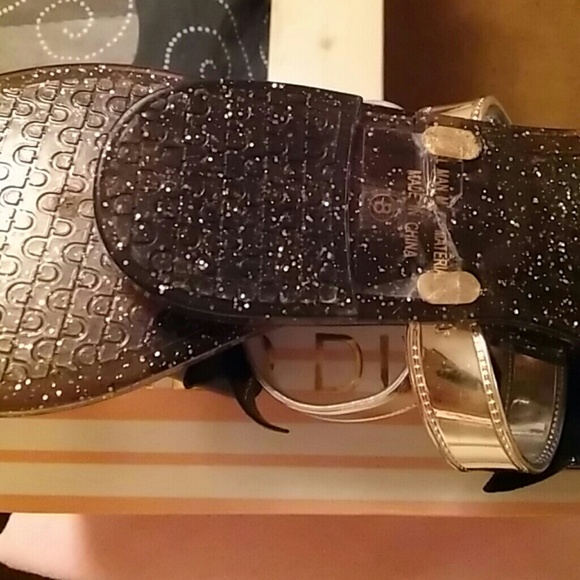 Wild Diva - Picture 3 of 3