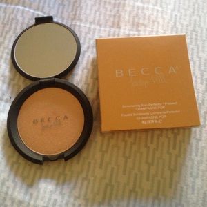 Jaclyn Hill champagne pop highlighter