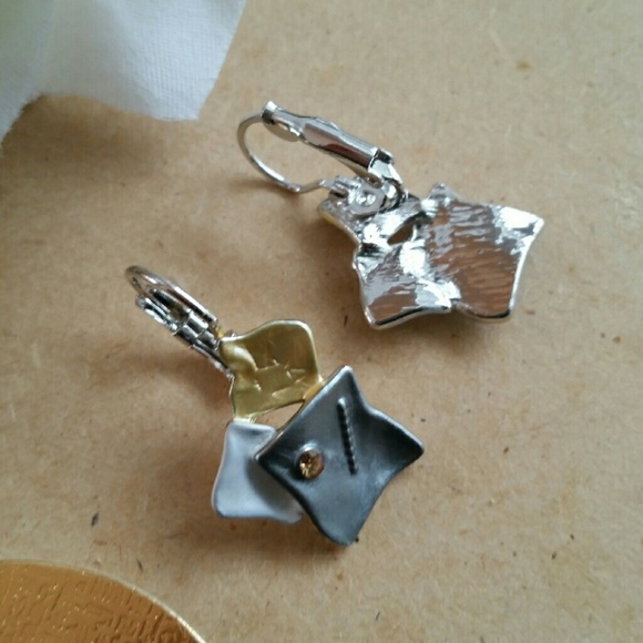 Gorgeous Earing - Picture 4 of 4