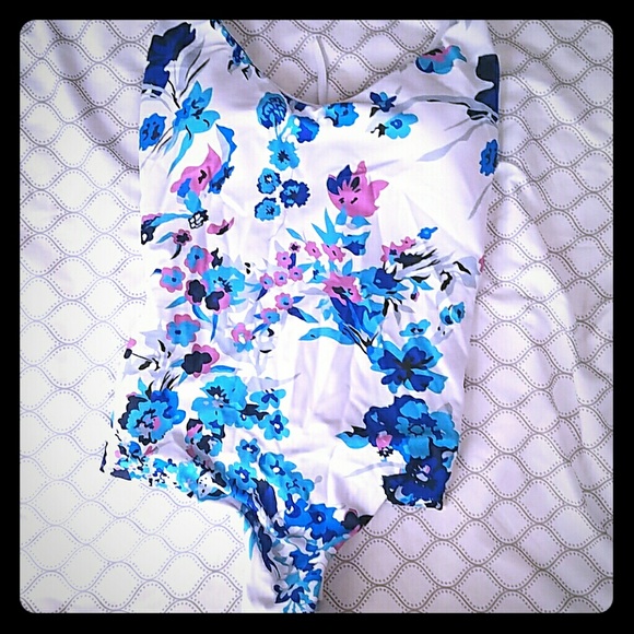 New Floral swimsuit