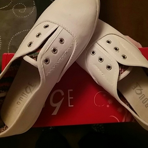 Rouge shoes - Picture 1 of 2