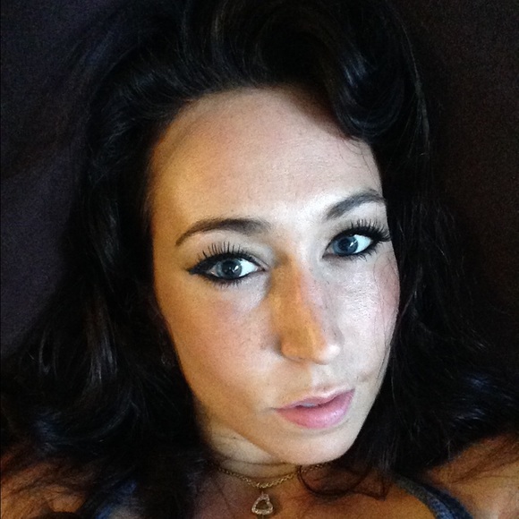 Meet your Posher, Michelle - Picture 1 of 1