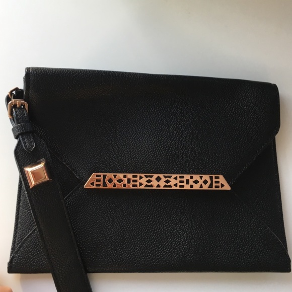 New Stella & Dot wristlet Black with gold accents!