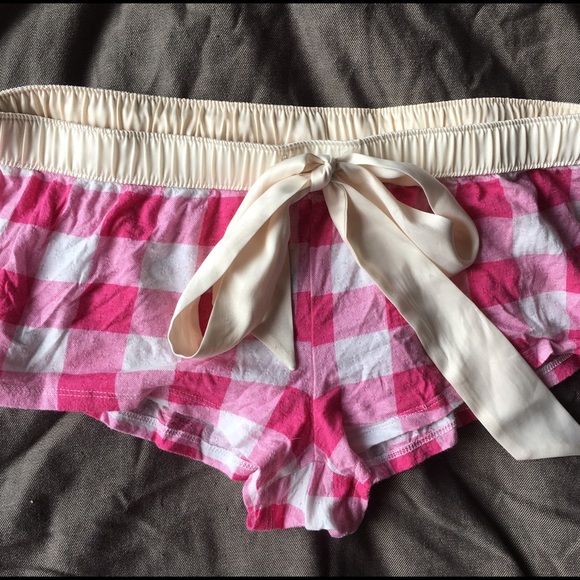 ✖️SOLD✖️ Victoria's Secret Ribbon Tie Plaid Shorts - Picture 1 of 2