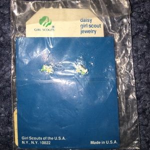 Daisy Girl Scout earrings