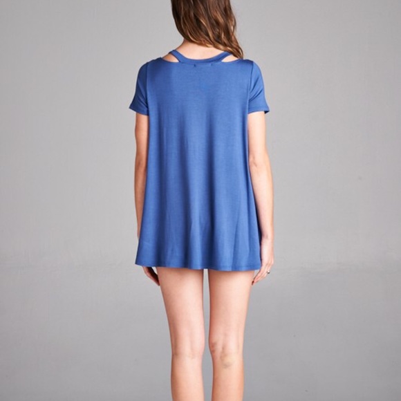 🚨1 HR SALE🚨LOLA V neck cut out top - BLACK - Picture 3 of 3