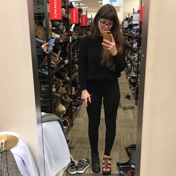 Meet your Posher, Kristen - Picture 3 of 4