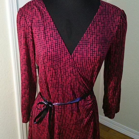 Retro Express Brand Wrap Dress - Picture 2 of 4