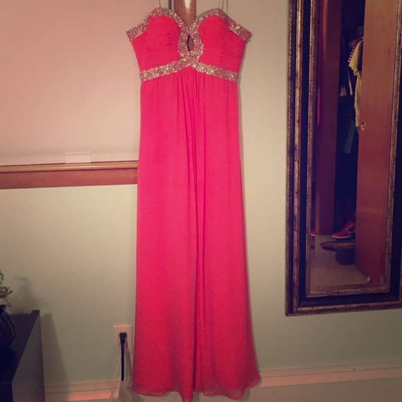 Pink Naranna Prom dress.