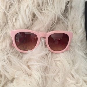WILDFOX Juliet Sunglasses (pink!)