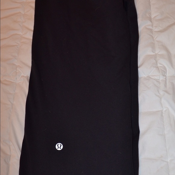 Lululemon groove pant- fit and flare yoga pant.