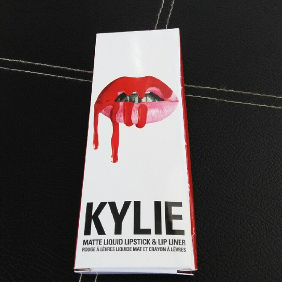 Kylie Matte Lipstick & lipliner