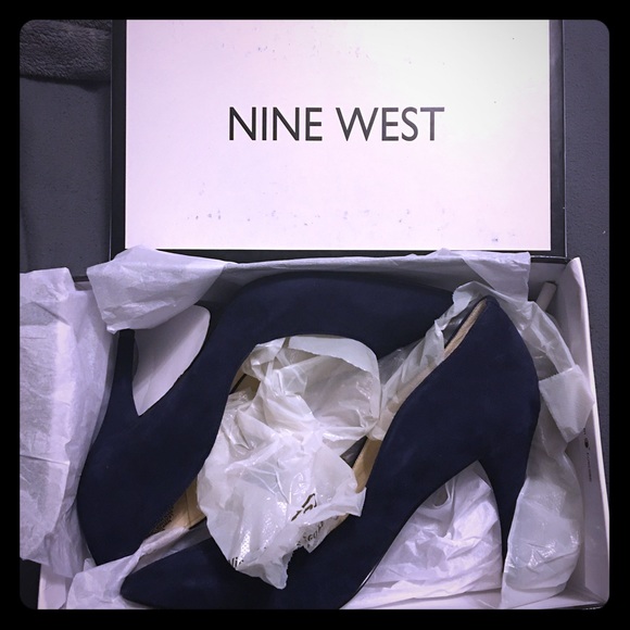 SOLD BNIB Nine West suede pumps navy blue size 8