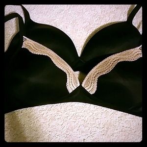 Bundle of 2 Warners size 34B