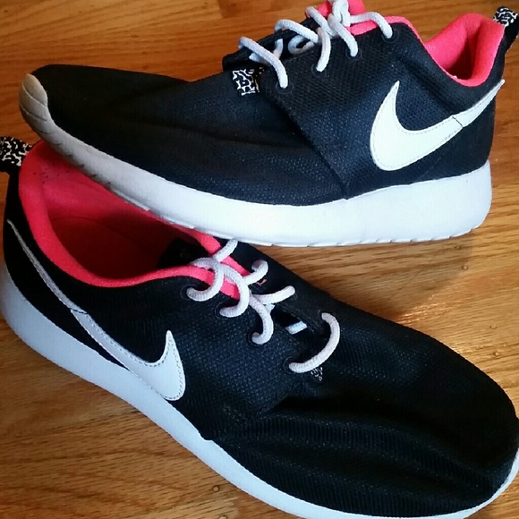 Nike Roshe Runs - Womens size 8, kids size 6.5