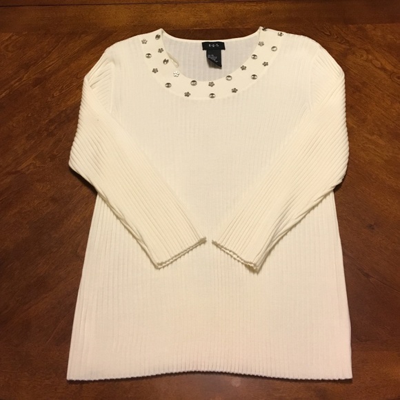 Sweater - Picture 1 of 2
