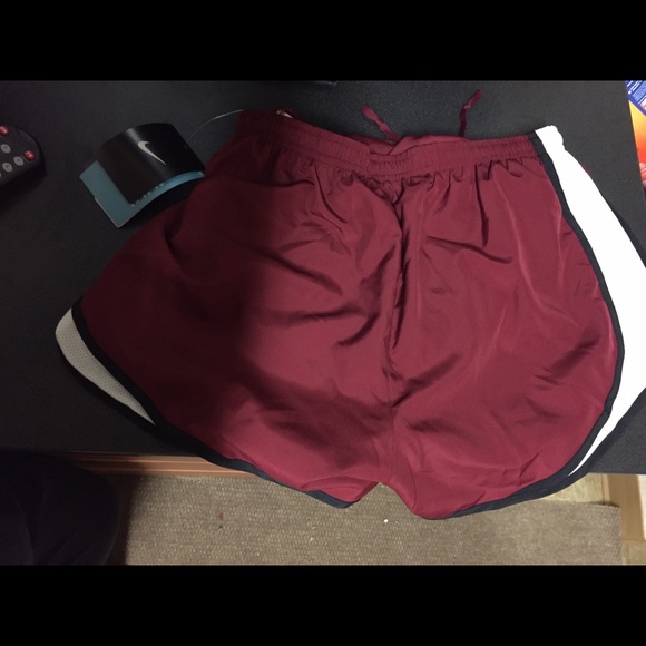 MAROON NIKE SHORTS