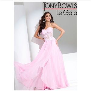 Prom / ball dress / gown