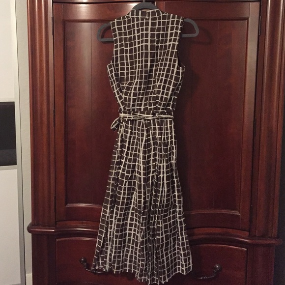 Sleeveless Wrap Around Dress - Picture 3 of 4
