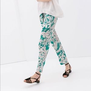 Zara Loose-Fit Printed Floral Trousers