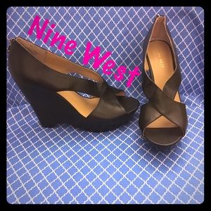 NWOT Nine West Black Platform Wedges