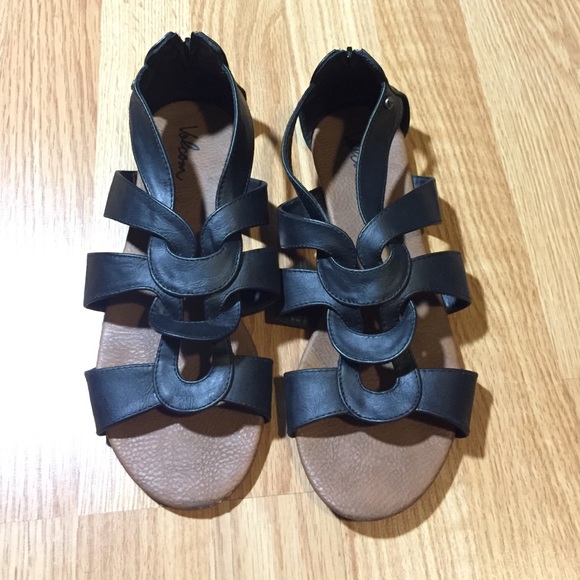 Volcom Shoes - Barely worn black gladiator sandals