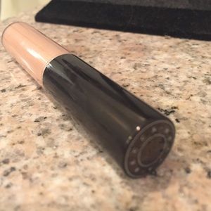 Becca Shimmering Skin perfector