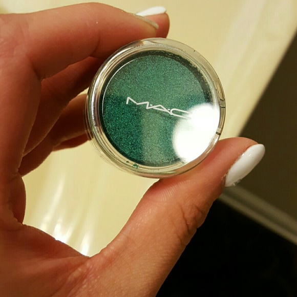 Crushed metallic eye shadow -- ACCEPTING OFFERS! - Picture 3 of 4