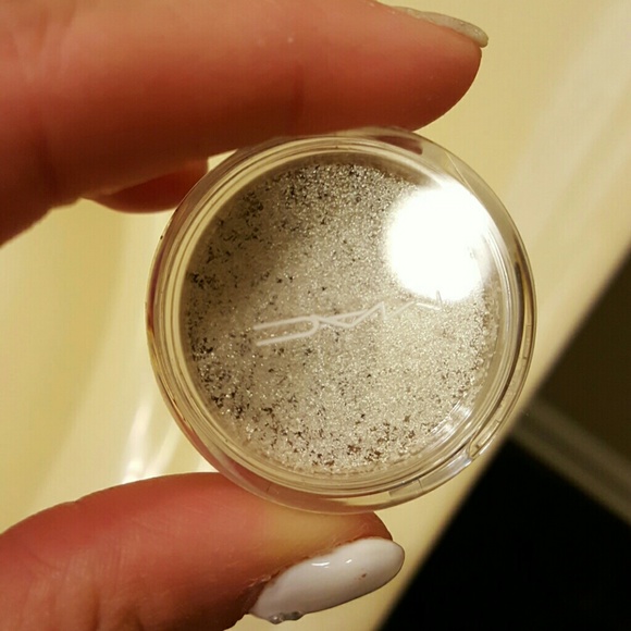 Crushed metallic eye shadow -- ACCEPTING OFFERS! - Picture 4 of 4
