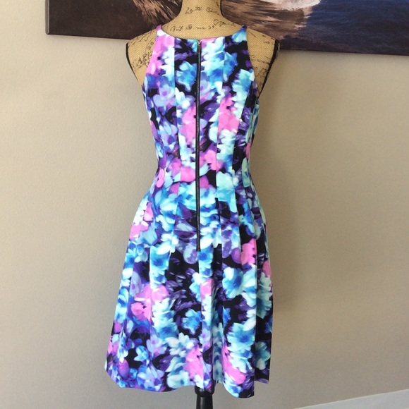 🆕 VINCE CAMUTO Dress - Picture 3 of 4