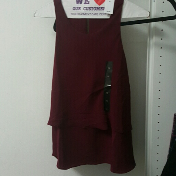 NEW banana republic Maroon top - Picture 2 of 4