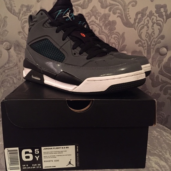 *SOLD* Like New Jordan Flight 9.5 BG - Picture 4 of 4