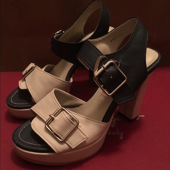 White and Navy Leather Sandals - Picture 2 of 4