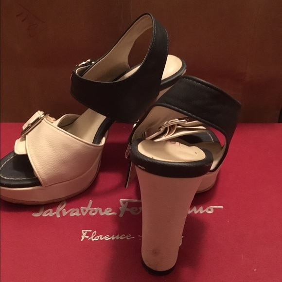 White and Navy Leather Sandals - Picture 3 of 4