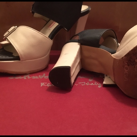 White and Navy Leather Sandals - Picture 4 of 4