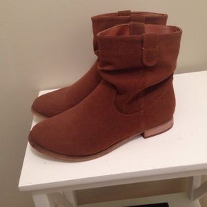 BROWN SUADE FLAT BOOTIES