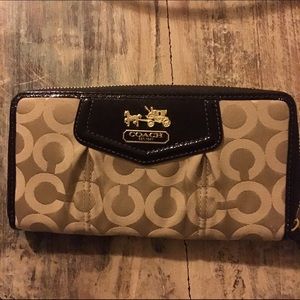 Coach wallet *Brand New*